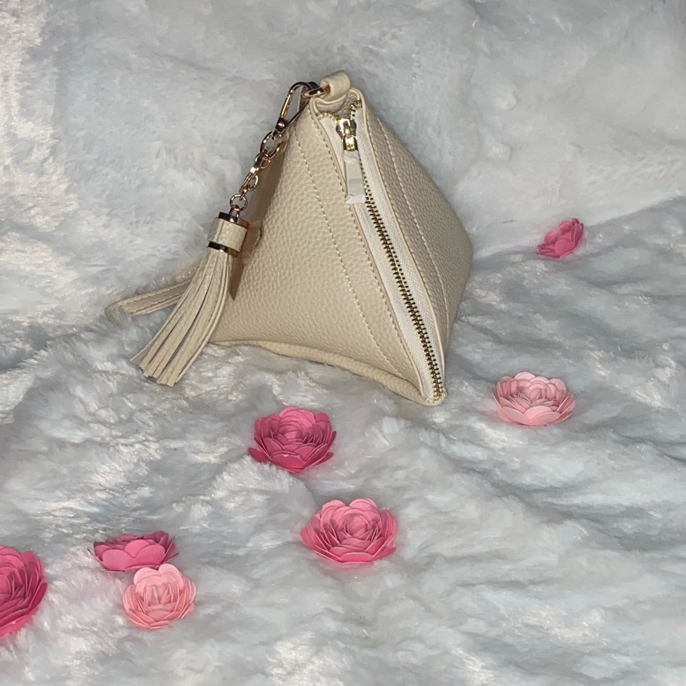 Cream hand bag